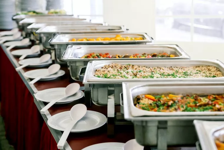 Manger dans un buffet à volonté froid entre amis à La Réunion, Le Tampon, Le Relais Commerson